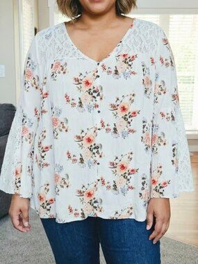 NWT Suzanne Betro sz 2X Lace Yoke floral button down flare sleeve blouse